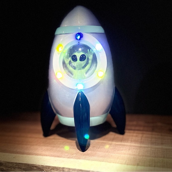 NWOT Lab 10.31 LED Alien Rocketship - Picture 10 of 15